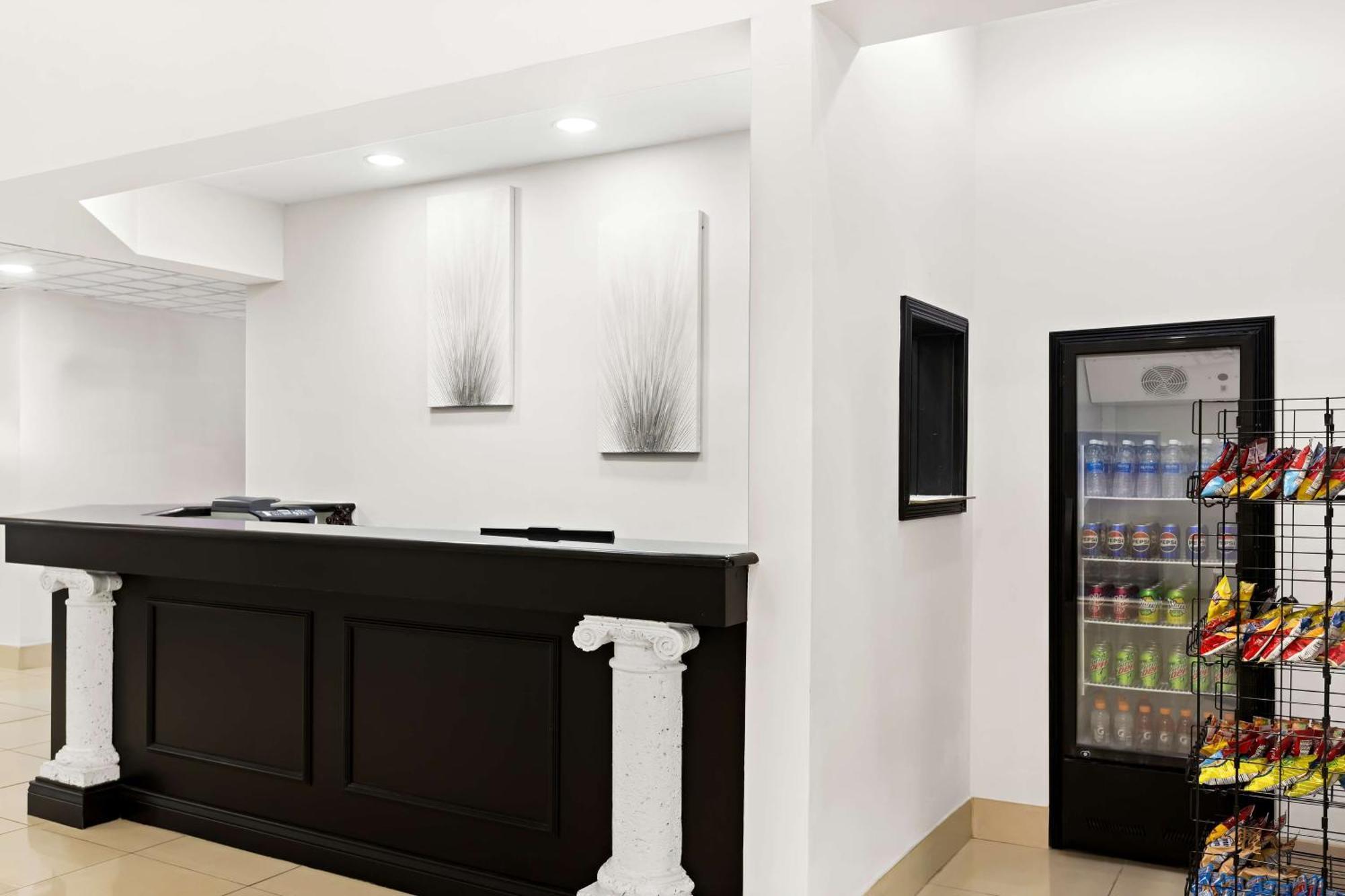 Sonesta Essential Savannah Georgetown Exterior foto